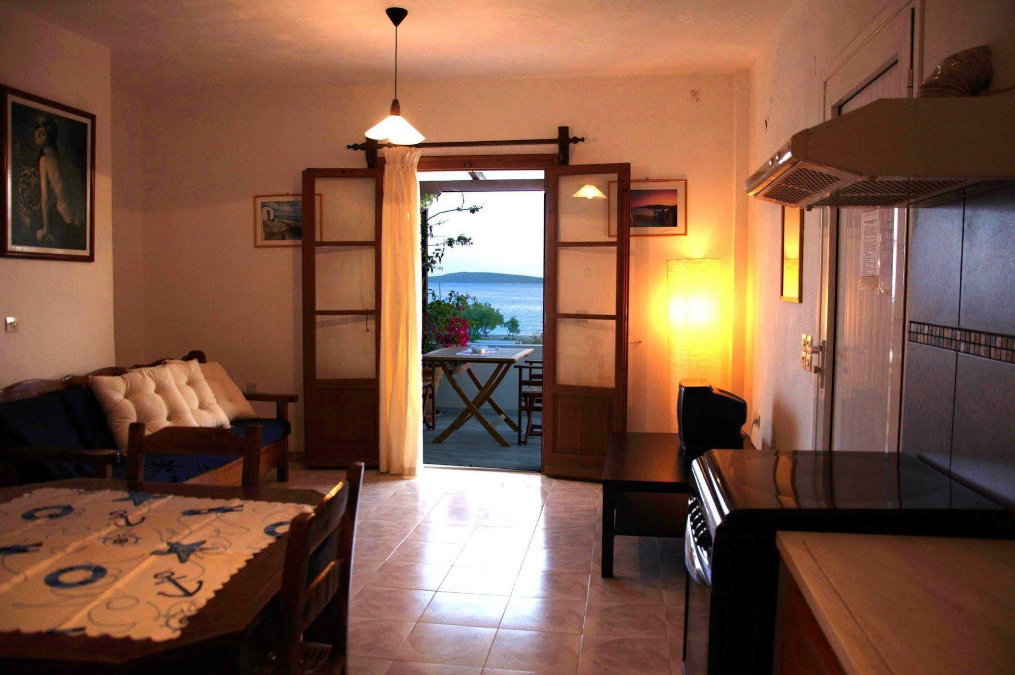 Michalis Apartments Near The Beaches With Sea View Páros Zewnętrze zdjęcie