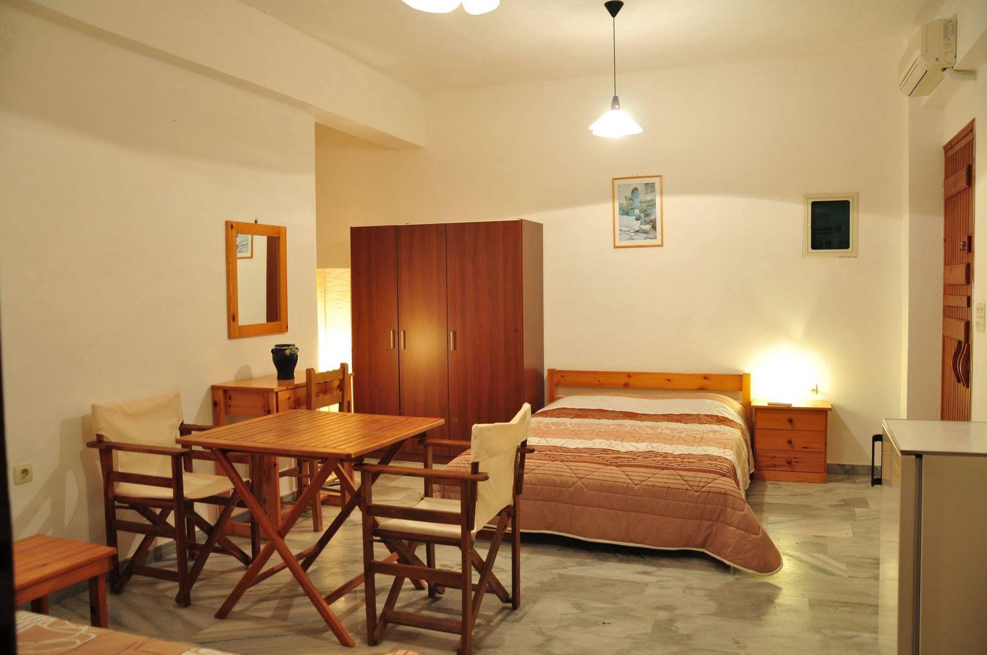 Michalis Apartments Near The Beaches With Sea View Páros Zewnętrze zdjęcie