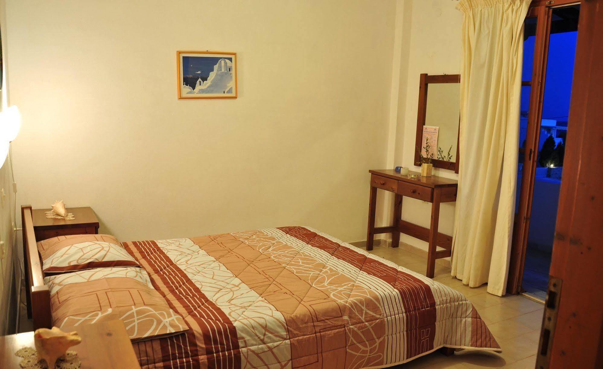 Michalis Apartments Near The Beaches With Sea View Páros Zewnętrze zdjęcie